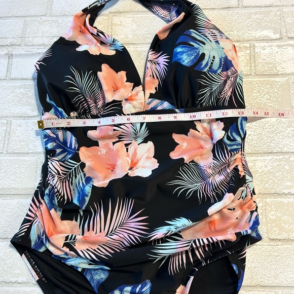 DKNY Tropical Floral Woman’s One Piece - Picture 3 of 4